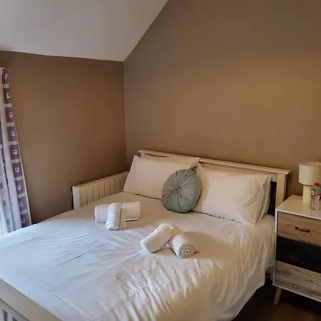 Apt. 2 - Town Centre *