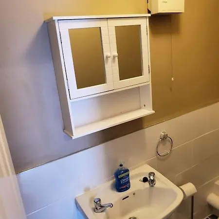 Apt. 2 - Town Centre *