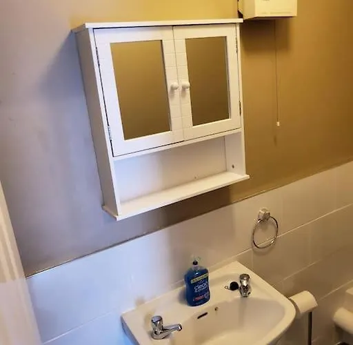 Apt. 2 - Town Centre *